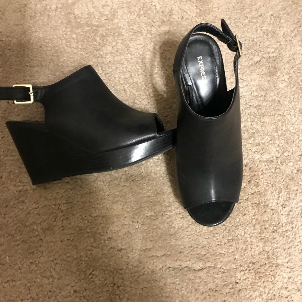 Wedge heel express open toe shoes